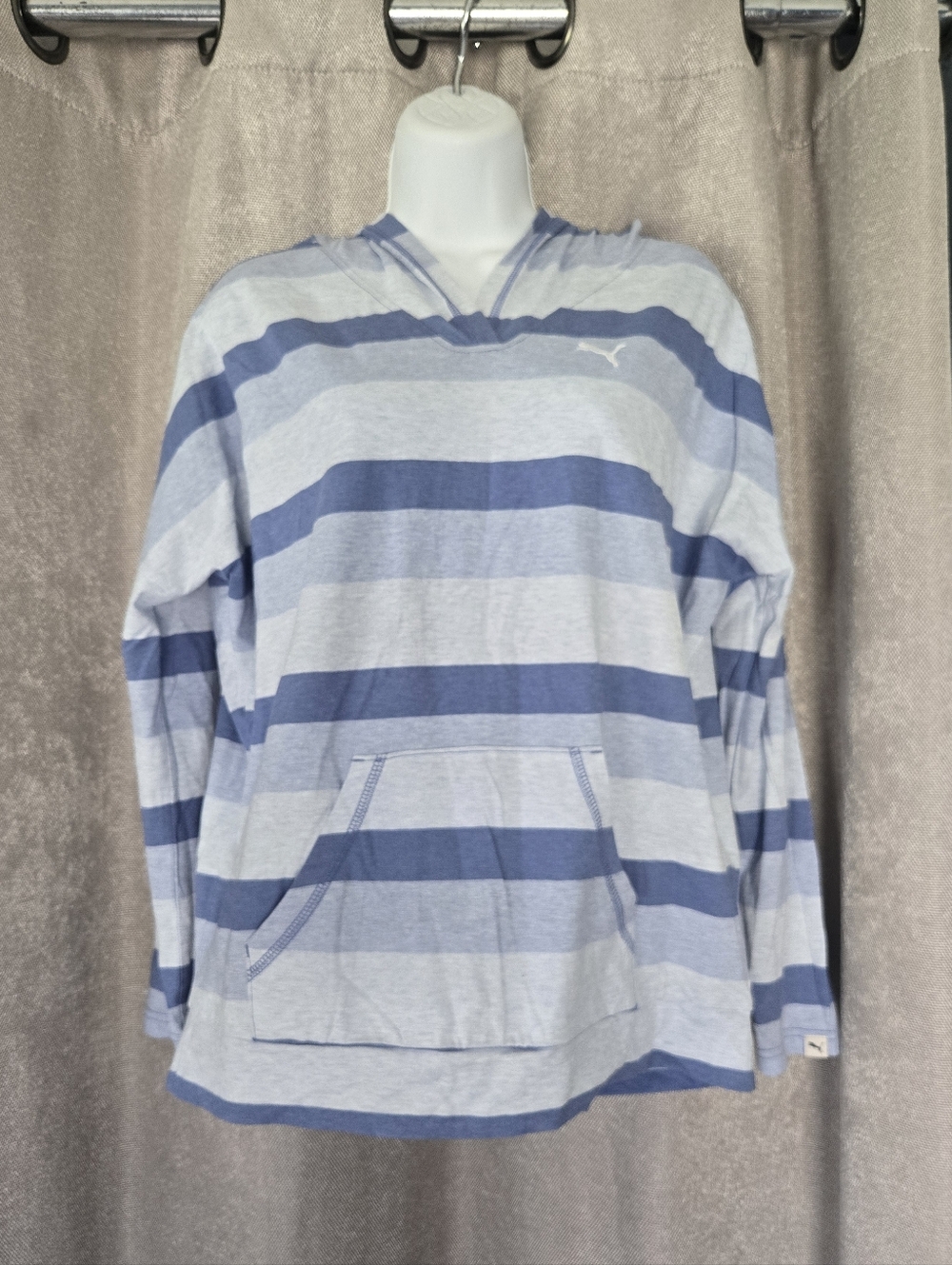 ⭐️Puma Womens Light Blue & Navy Stripe Hoodie Shirt⭐️